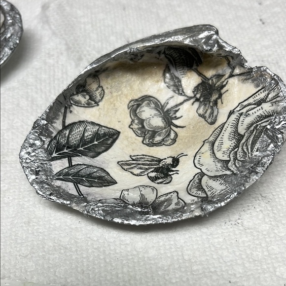 Accessories - Hand Crafted Floral Silver and Cream Shell Trinket Dish